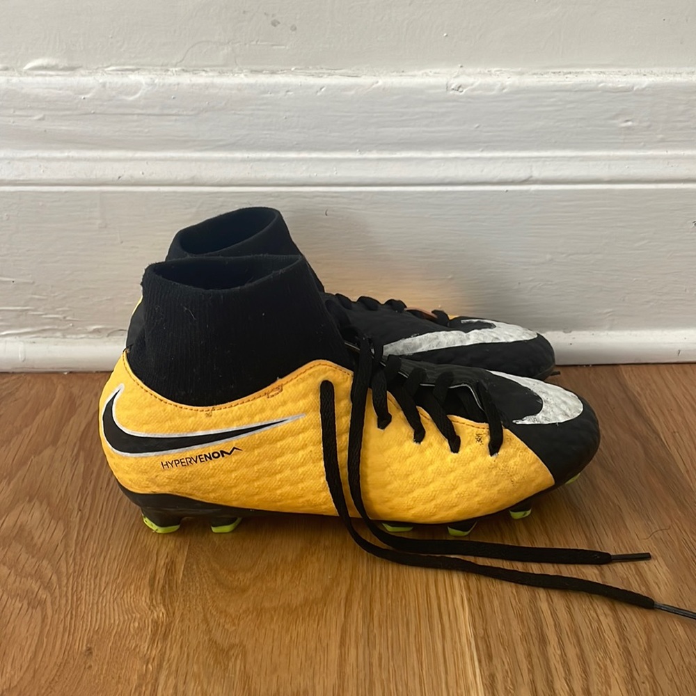 Nike skin cleates